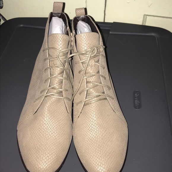 Booties Size 9WW (Plus Size) - Picture 3 of 6